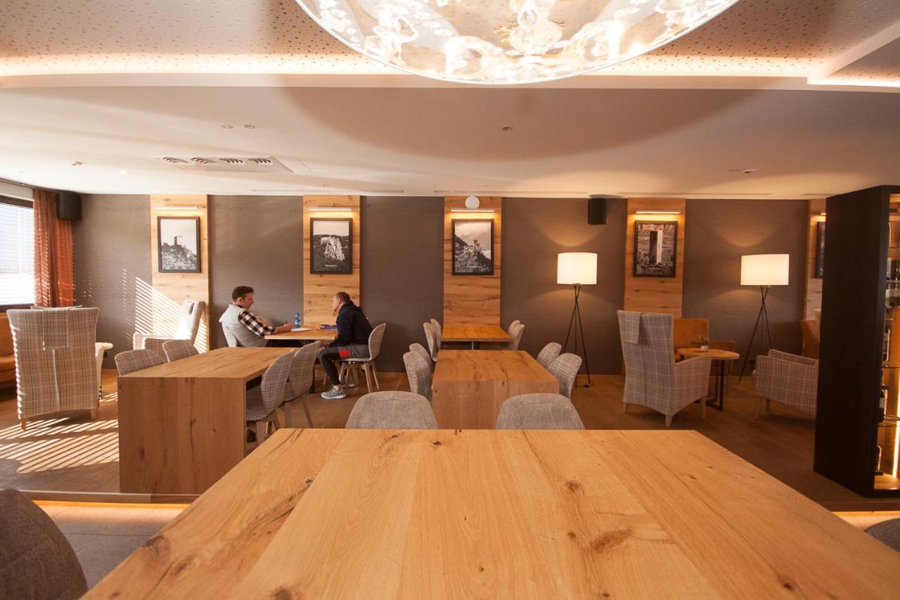 The Lodge Sporthotel - Golfclub Eppan Appiano Sulla Strada Del Vino Exterior foto