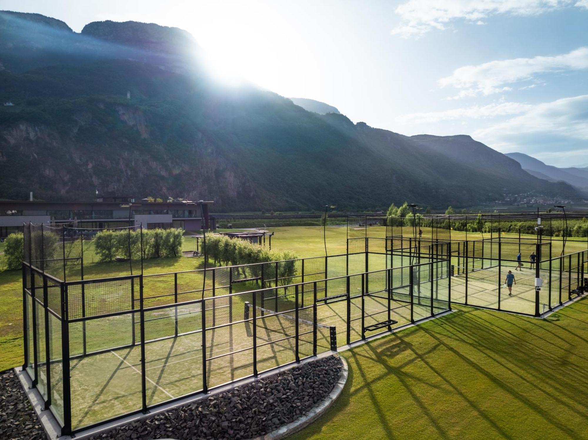 The Lodge Sporthotel - Golfclub Eppan Appiano Sulla Strada Del Vino Exterior foto