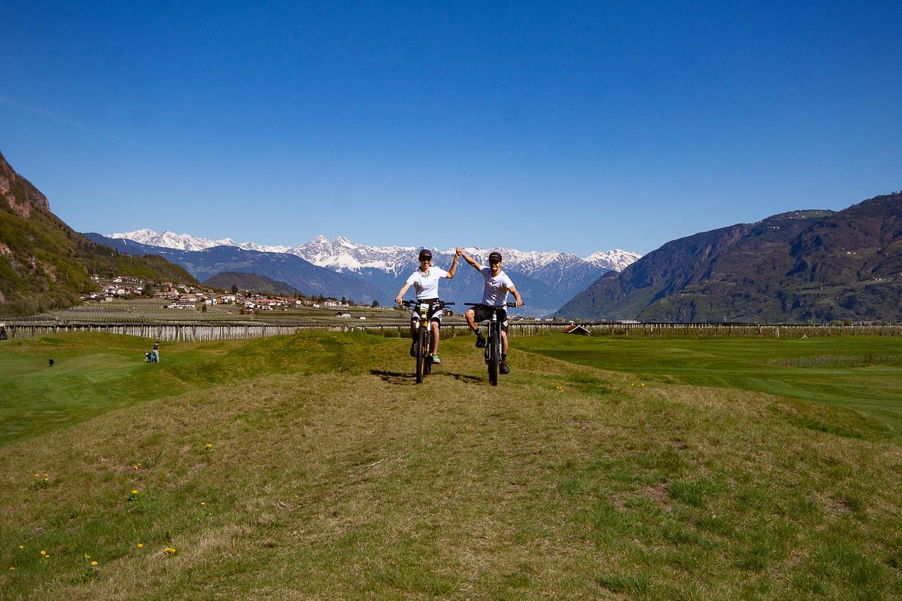 The Lodge Sporthotel - Golfclub Eppan Appiano Sulla Strada Del Vino Exterior foto